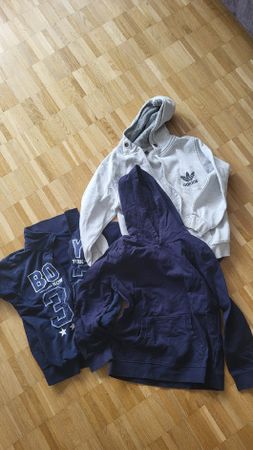 3 Hoodies Gr. 140