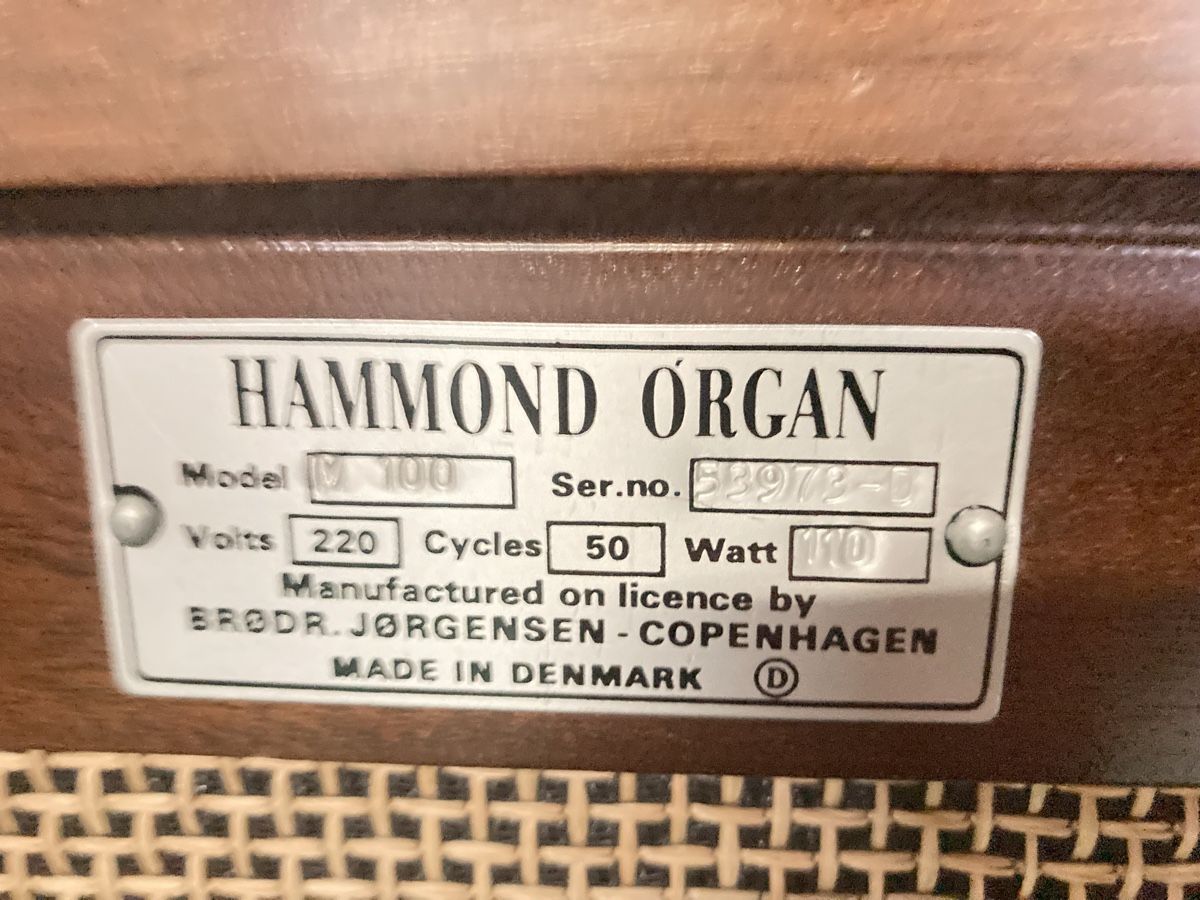 Hammond Strumenti musicali: Hammond Orgel M 100 – Usato da Zürich venduto da anorg 4