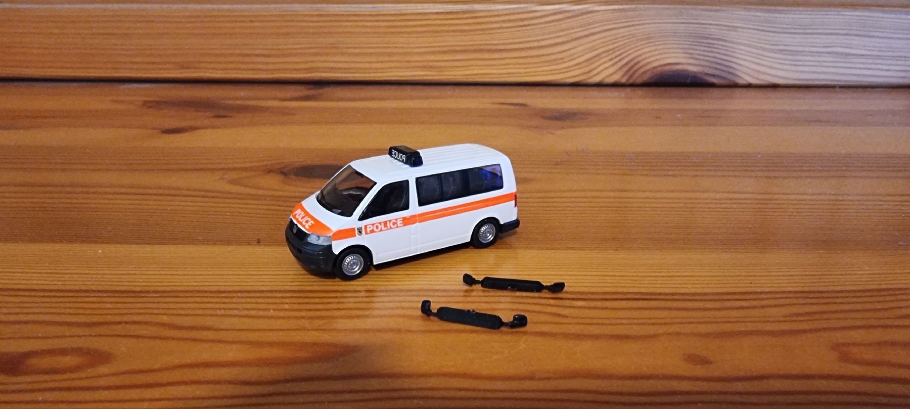 Rietze Modellini d'auto: Rietze VW Bus T5 Polizei Bern 1:87 – Nuovo (secondo la descrizione) da Bettlach venduto da United83