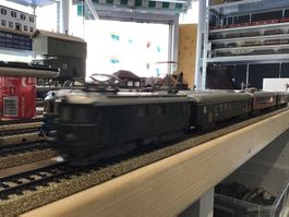 Märklin H0 SBB Lokomotive 427 grün