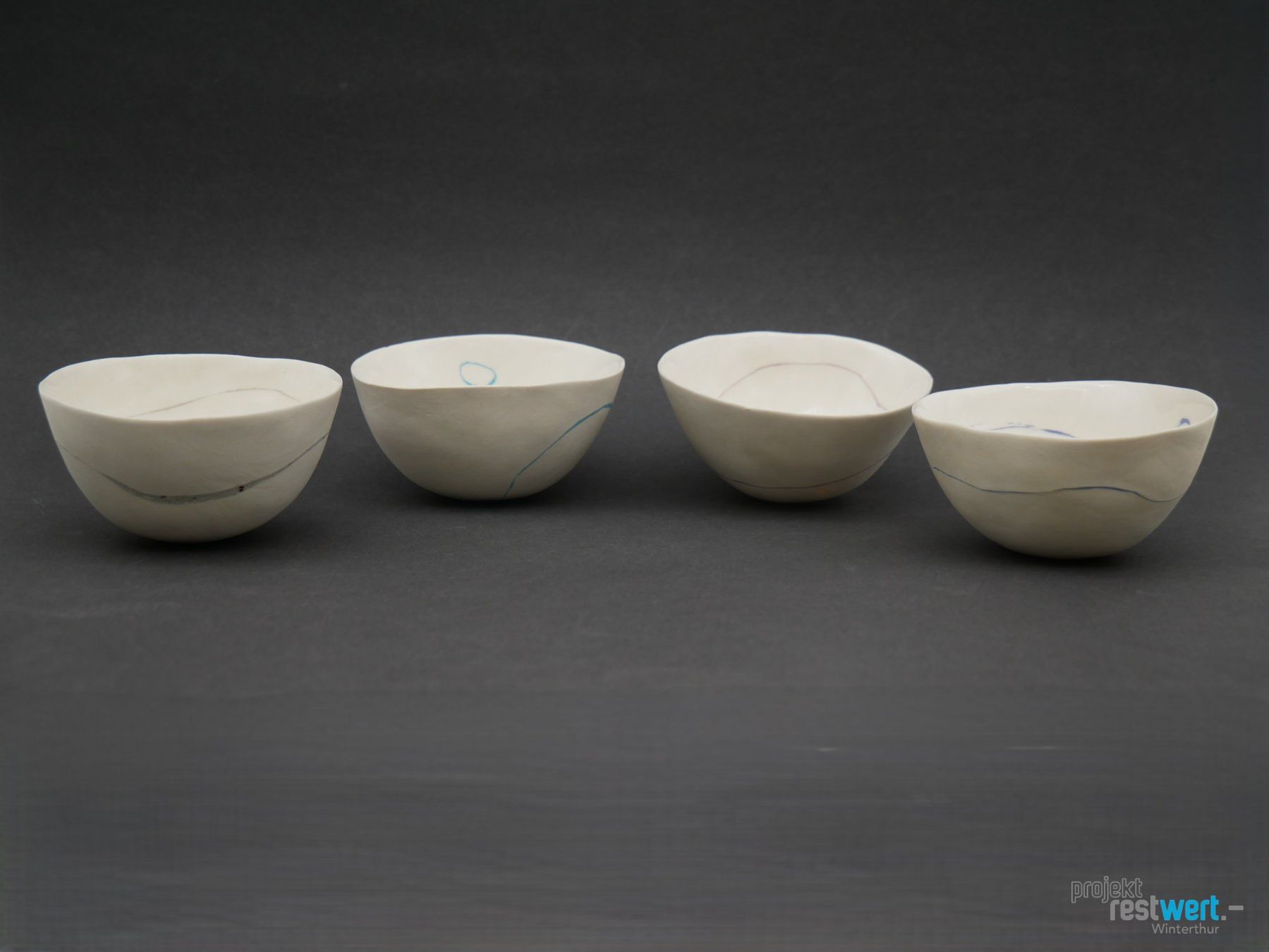 Coupes: Handgemachtes 4er Set Keramik Dipschalen – Neuf (Voir description) à Winterthur par Restwert_Winterthur