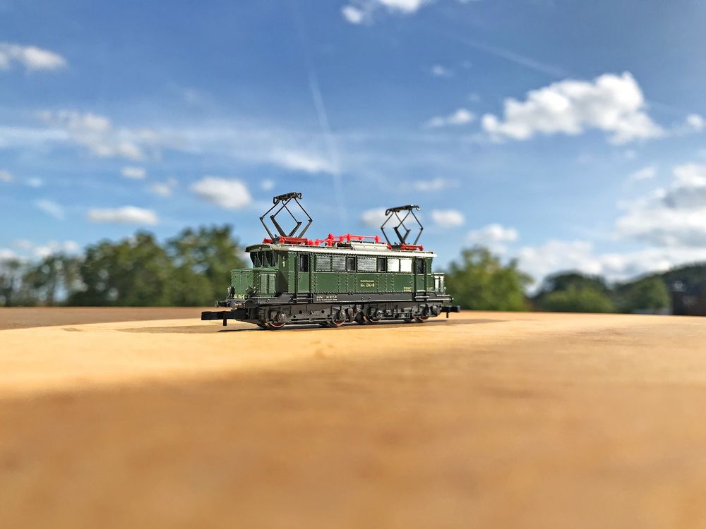 Märklin mini-club Z Niederbordwagen mit Autos Gleichstrom
