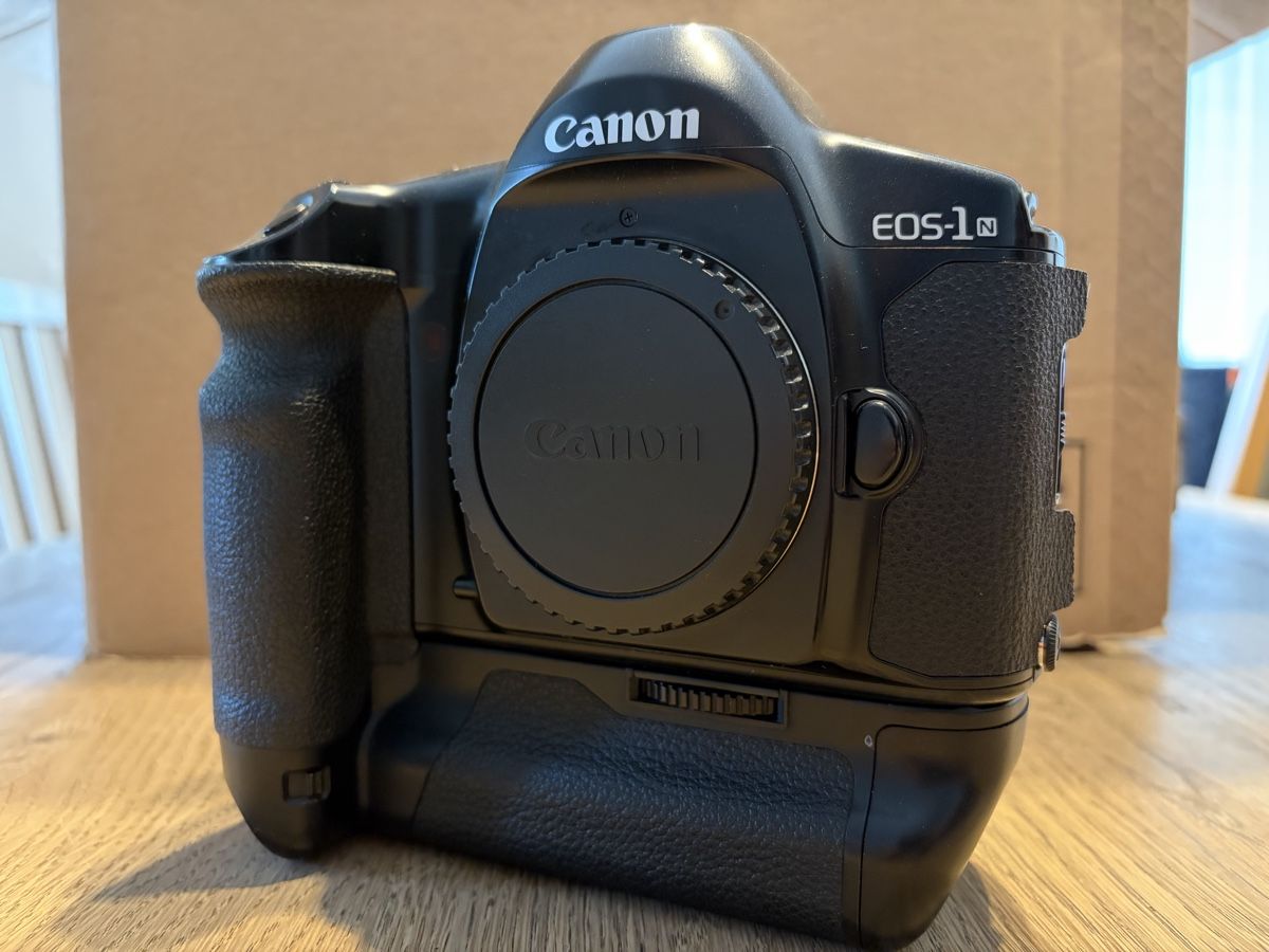Canon Kamera: Canon EOS-1N – Defekt aus Frauenfeld von Hawker01