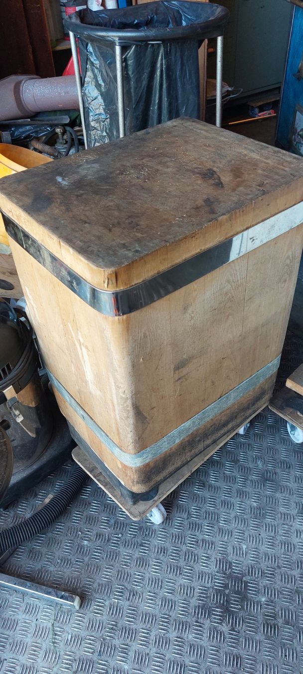 Holzartikel: Hackstock metzger metzgerei  holzblock – Gebraucht aus St. Antoni von urzel 2