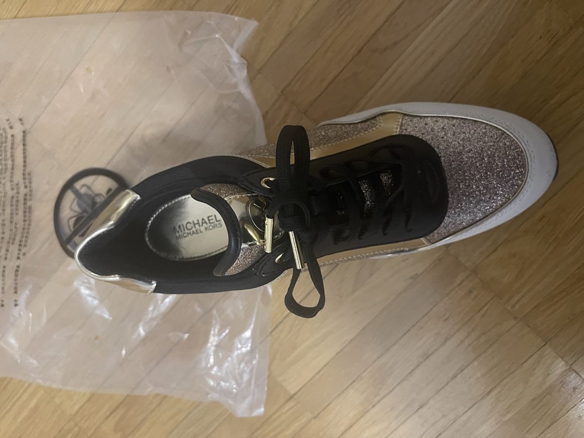 Michael Kors Damenschuhe: Michael Kors Sneaker neu  – Neu und originalverpackt aus Münchenbuchsee von ana_6vx7 4