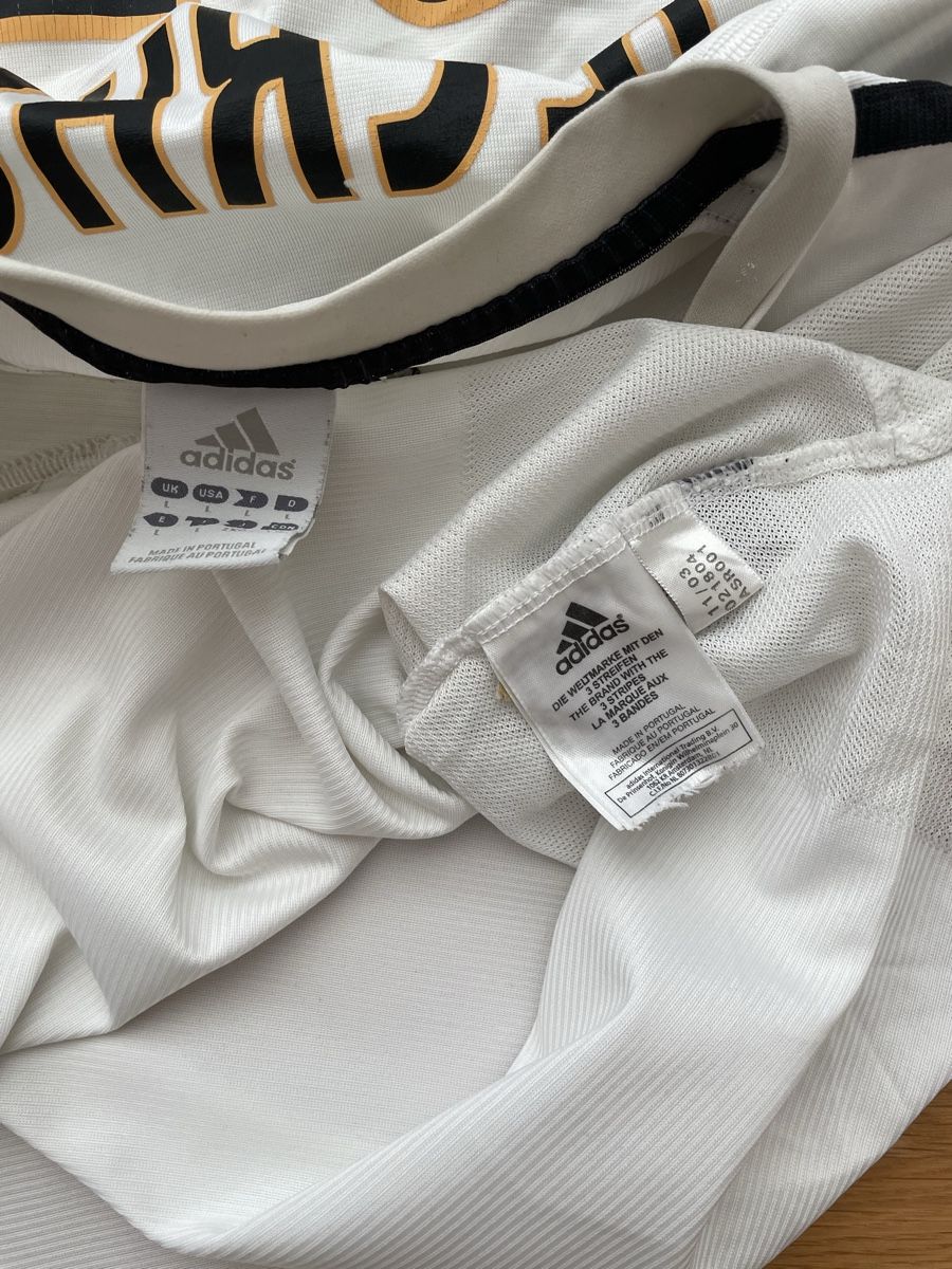 Real Madrid Canottiere & Pantaloni: Original Real Madrid 2003/2004 Beckham – Usato da Windisch venduto da RealJerseys 3