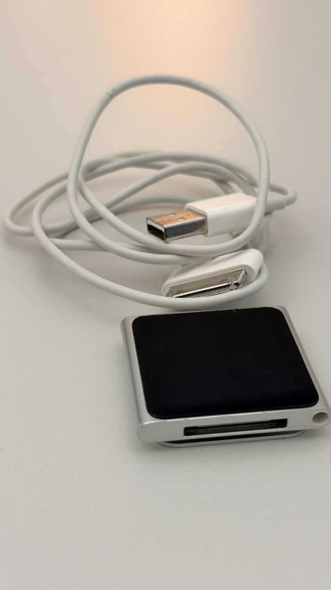 Apple Lettore multimediale portatile: iPod nano 6th gen 8GB – Usato da Uitikon Waldegg venduto da AndersWohoo