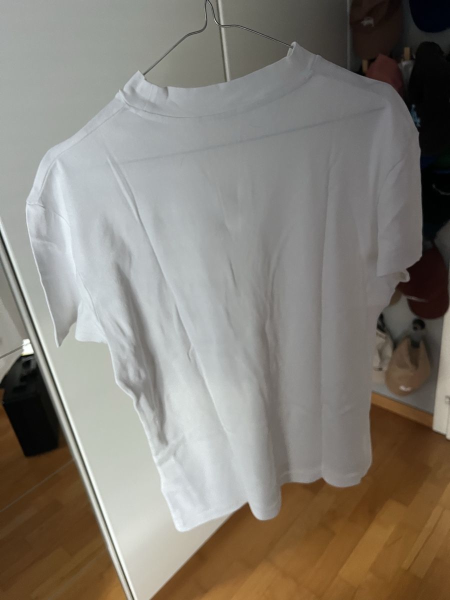 Cos T-Shirts: T shirt COS blanc – Gebraucht aus Villars-Ste-Croix von Maaaat 1