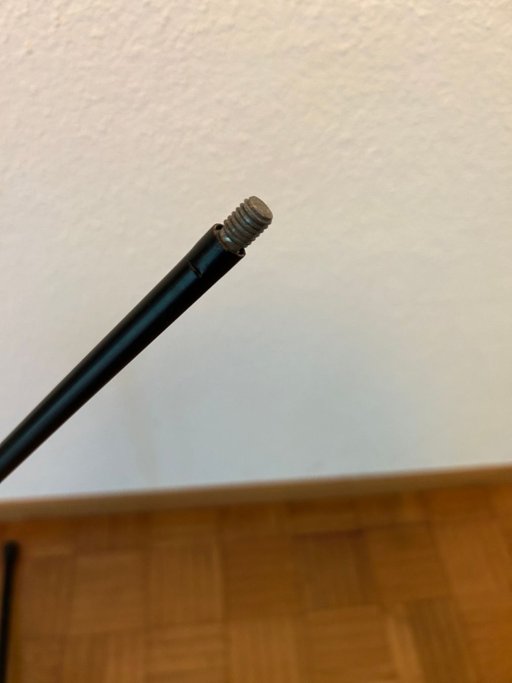 Supporti per strumenti musicali & leggii: Mikrofonstativ schwarz, kurz – Usato da Aarau venduto da Maclovio 1