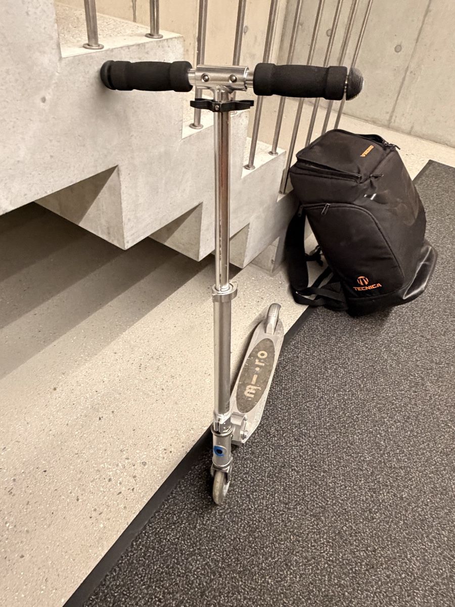 Micro Kickboard: Micro Scooter Silver collapsible  – Neu (gemäss Beschreibung) aus Männedorf von iza04 6