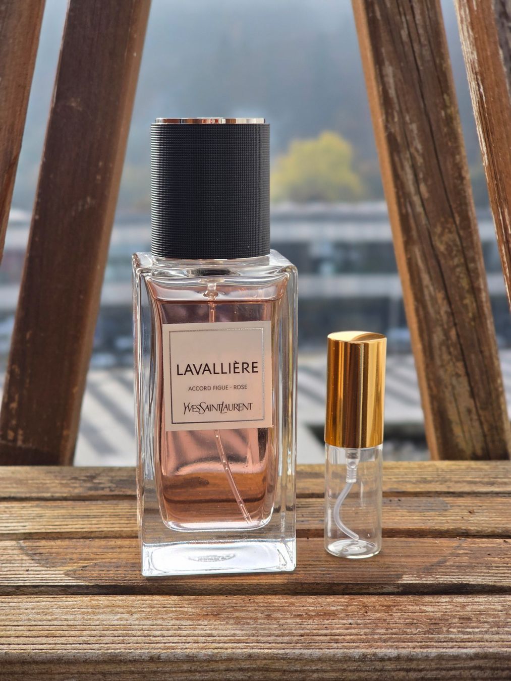 Saint Laurent Parfum & Eau de Toilette: Yves Saint Laurent - Lavalliere - 5ml – Neu und originalverpackt aus Winterthur von FragranceLUXE