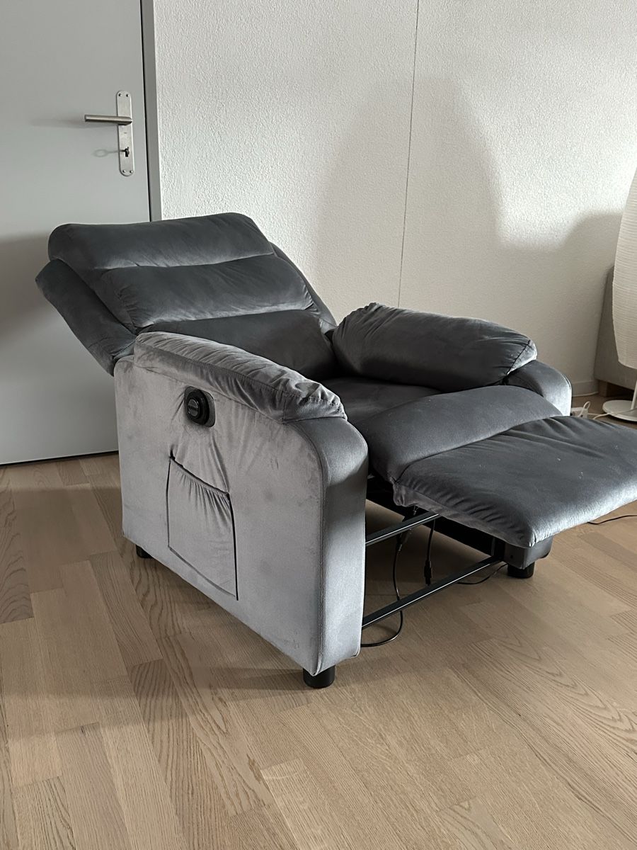 Poltrone: Elektrischer Relaxsessel mit Liegefunktion - neuwertig – Nuovo (secondo la descrizione) da Wallisellen venduto da solon.martakis 2