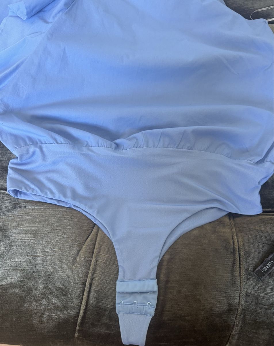 Top: Body Nizza light blue size M/L – Nuovo (secondo la descrizione) da Kilchberg ZH venduto da Suisse500 6