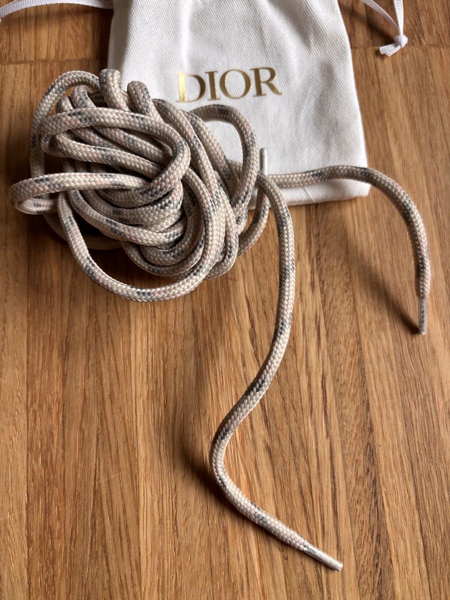Altro in  Abbigliamento & Accessori: Dior Schnürsenkel. Neu! Original! – Nuovo e nell'imballaggio originale da Luzern venduto da lor_x8hx 1