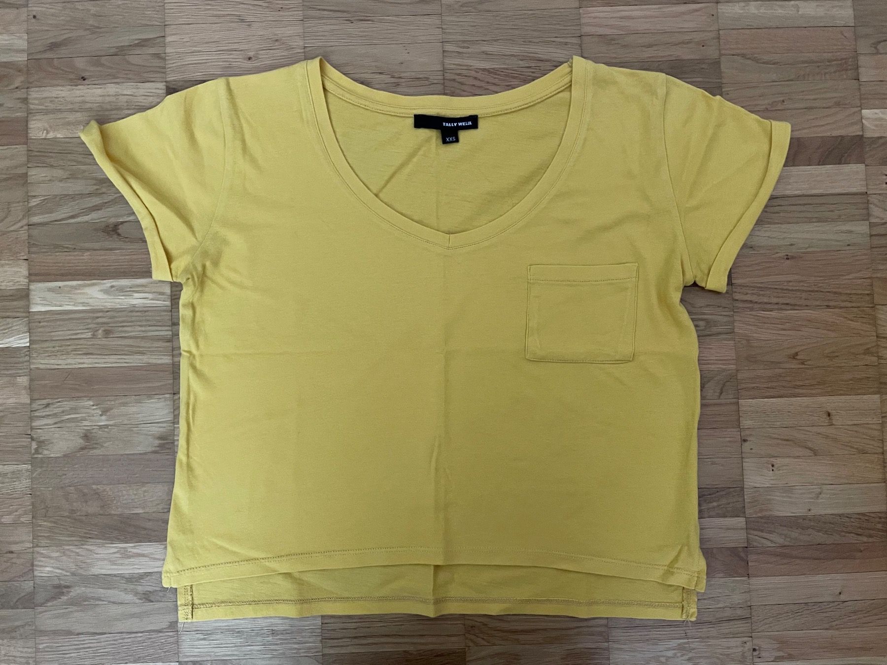 Camicette, T-shirt & Top: T-shirt crop top – Nuovo (secondo la descrizione) da Pont-de-la-Morge (Sion) venduto da hel_bh28