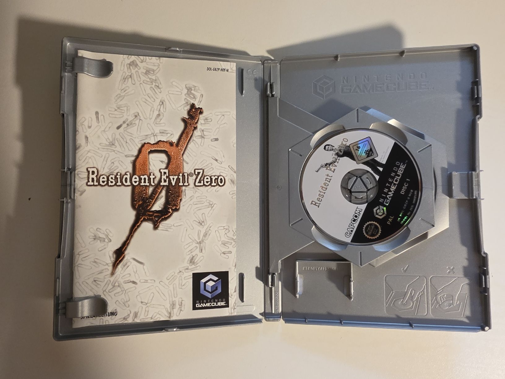Nintendo Jeux: Resident Evil Zero GameCube PAL DE CIB – 2 Discs – D'occasion à Tafers par whereyogamesat 2