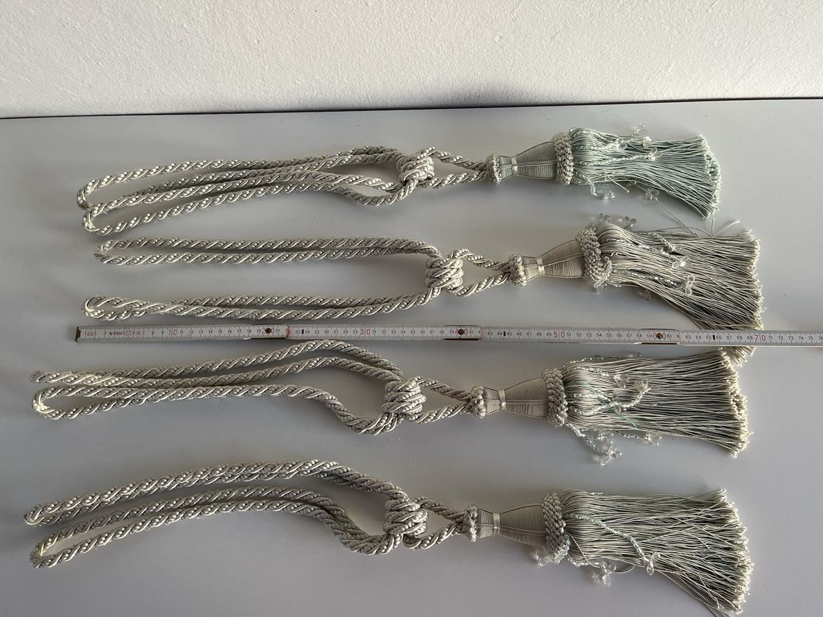 Altro in Decorazioni & Accessori: 4 Raffhalter mit Quasten – Usato da Wetzikon ZH venduto da seli03 8