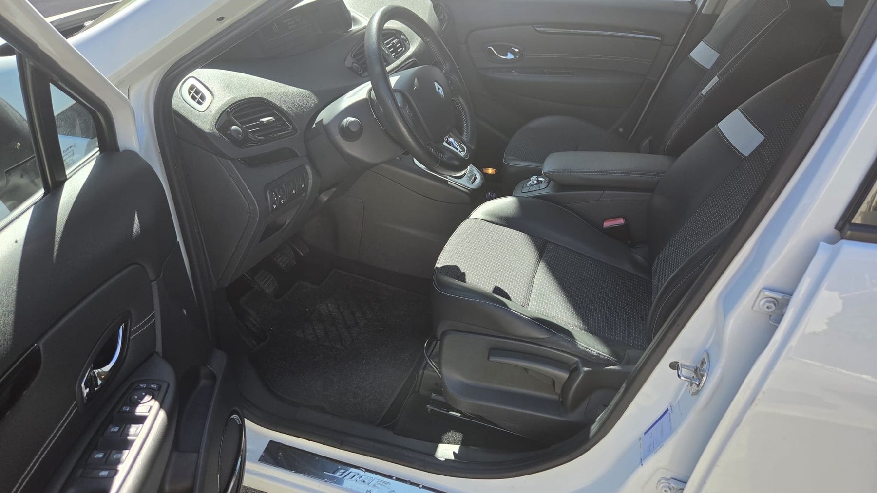 Renault Automobili: Renault Scénic 1.2 TCe 130 – Nuovo (secondo la descrizione) da Chur venduto da ram_7nzc 4