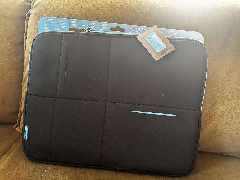 Samsonite Valigie: Housse Samsonite Airflow 15.6" neuve jamais utilisée – Usato da La Chaux-de-Fonds venduto da LionelJodry 1