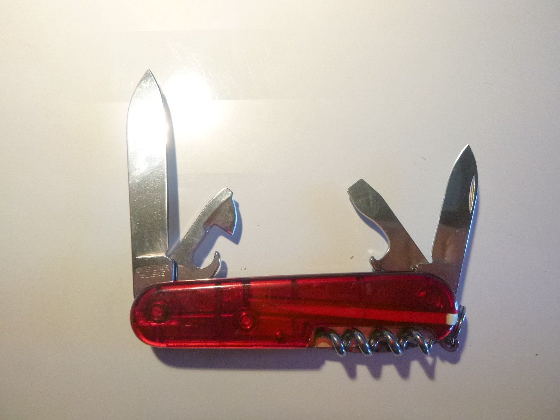 Victorinox Coltelli tascabile: Victorinox-Taschenmesser mit transparenten Griffschalen – Usato da Freudwil venduto da Traktor57 5