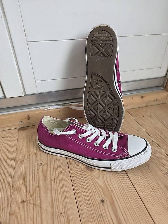 Damenschuhe: All star Converse beery smoothie Gr.37.5 – Gebraucht aus Grosshöchstetten von kids04 1
