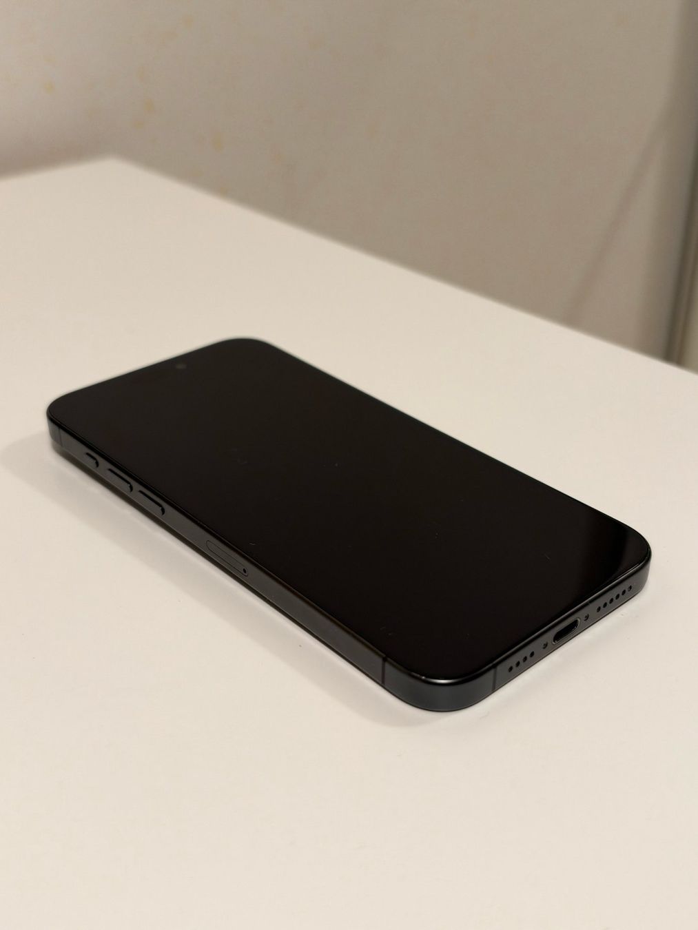 Apple Telefoni cellulari / Smartphones: iPhone 15 Pro Max 256 GB Titane Noir – Usato da Bonvillars venduto da sachakv 1