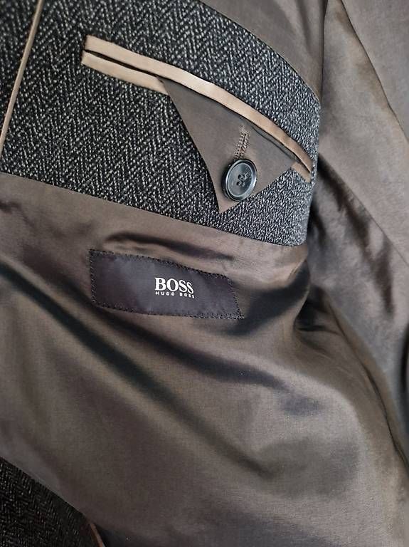 Hugo Boss Cappotti: Hugo Boss Mantel, Grösse 106 / Schurwolle – Usato da Ennetbürgen venduto da Tropi5 2