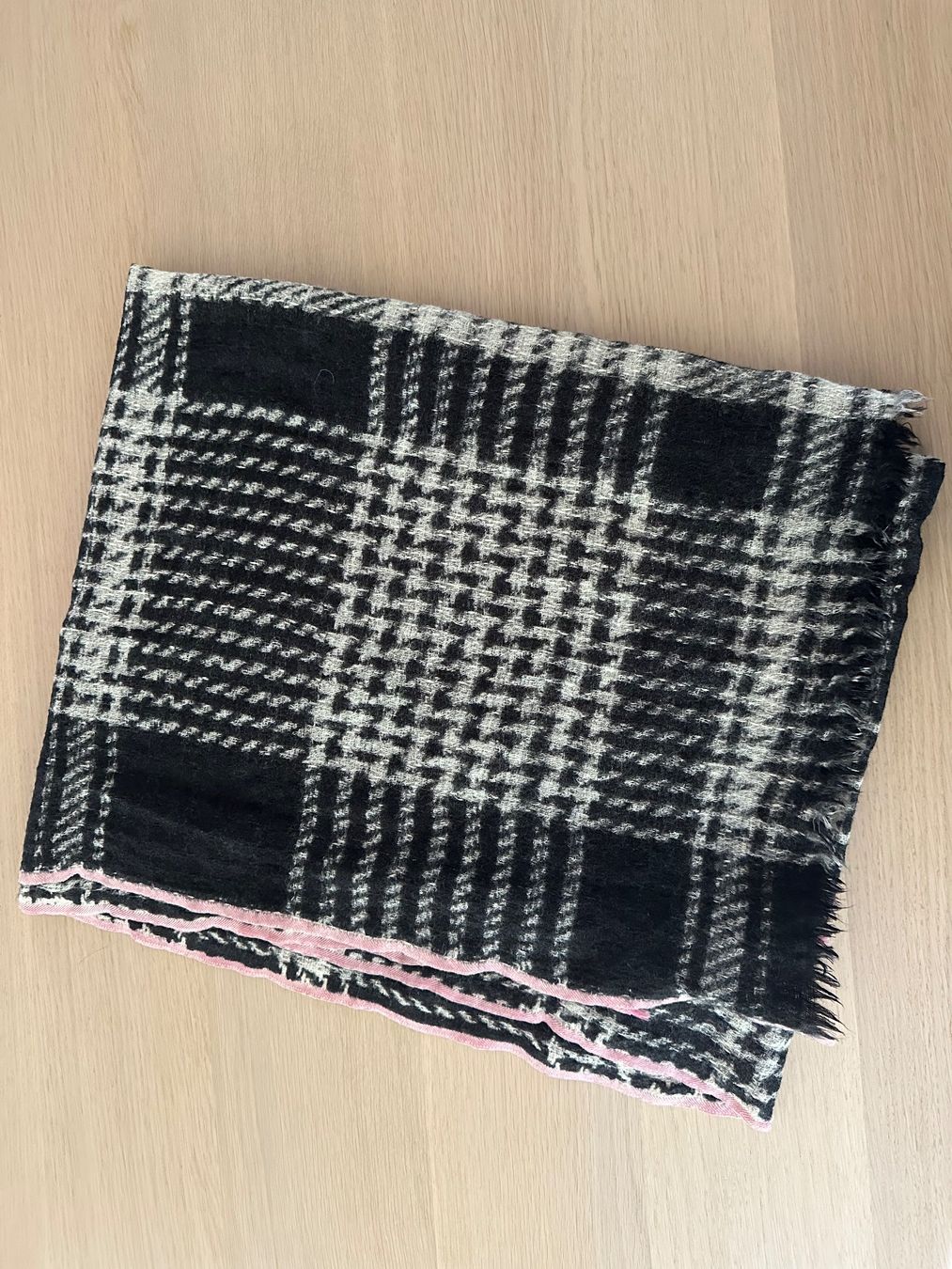Foulard & Sciarpe: Epice Schal Wolle – Usato da Zürich venduto da Anniroc016 1