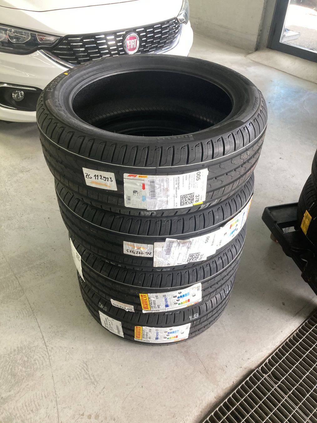 Pirelli Pneumatici & Ruote complete: 225/45R18 Pirelli Sommerpneu – Nuovo e nell'imballaggio originale da Cham venduto da Cham6332 6