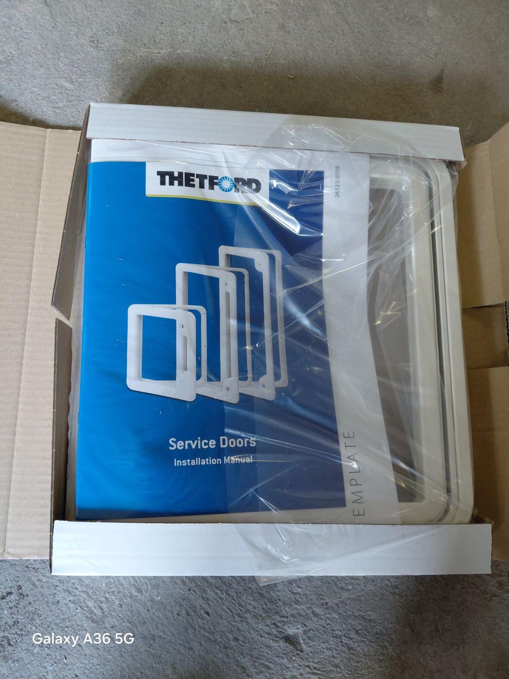 Thetford WC: WC Klappe – Nuovo e nell'imballaggio originale da Melchnau venduto da LUPUS-Offroad 1