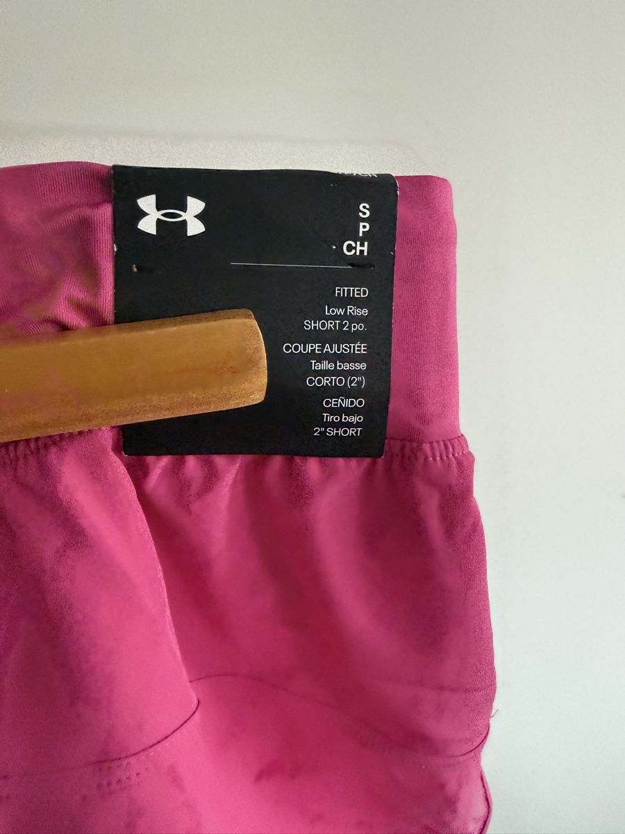 Under Armour Pantaloni: Under Amour Shorts Gr S – Nuovo e nell'imballaggio originale da Unterägeri venduto da Lerchemeerenge 2