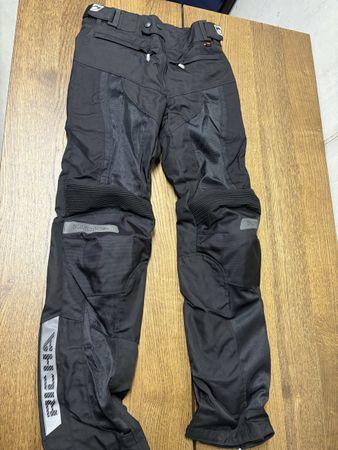 Richa Motorradhose Gr. S – Neu & ungetragen – Protektoren