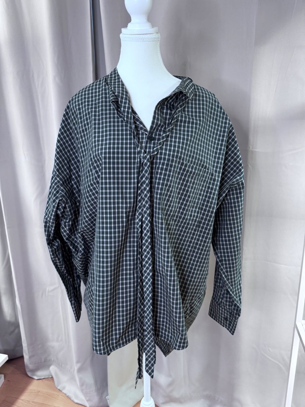 Balenciaga Camicette: Balenciaga Bluse – Usato da St. Moritz venduto da Capricorn88 1