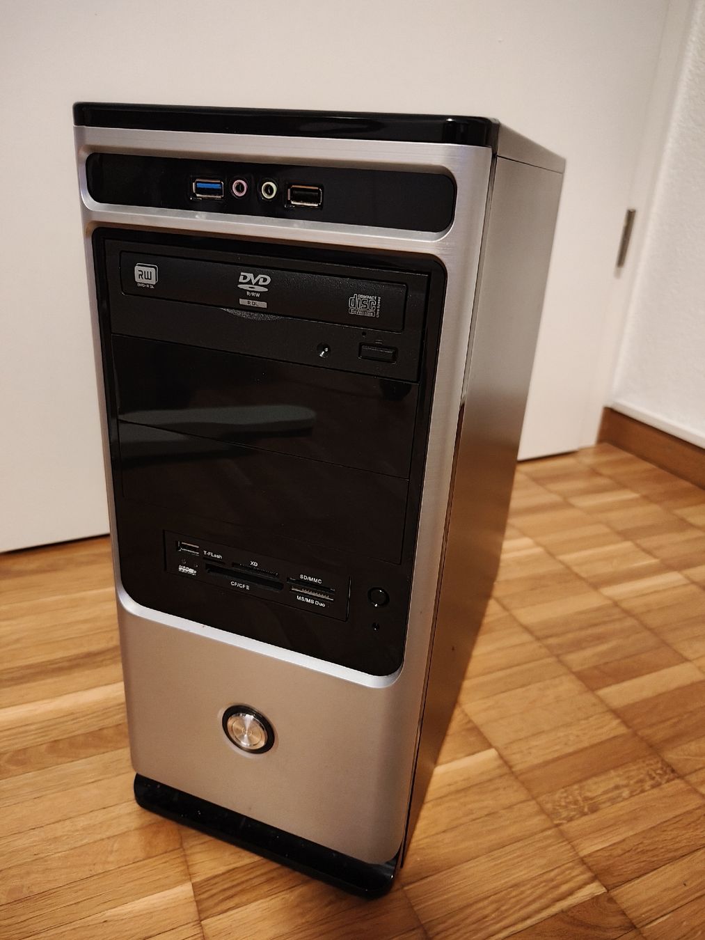 Intel PCs: Windows XP Retro Gaming PC  – Gebraucht aus Gasel von Realrumblejack