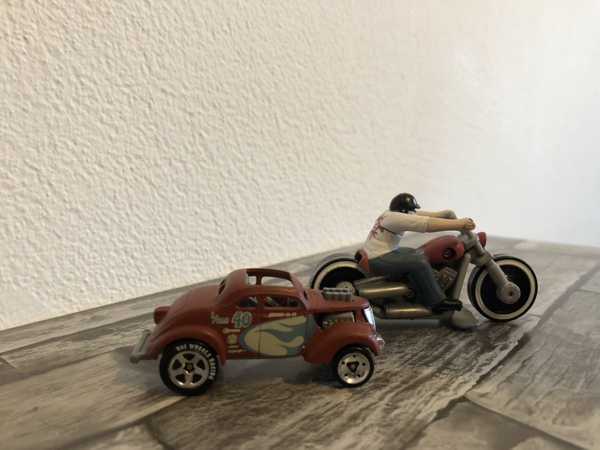 Hot Wheels Giocattoli: Autos Sammlung, – Usato da Chur venduto da Tsambiko 3