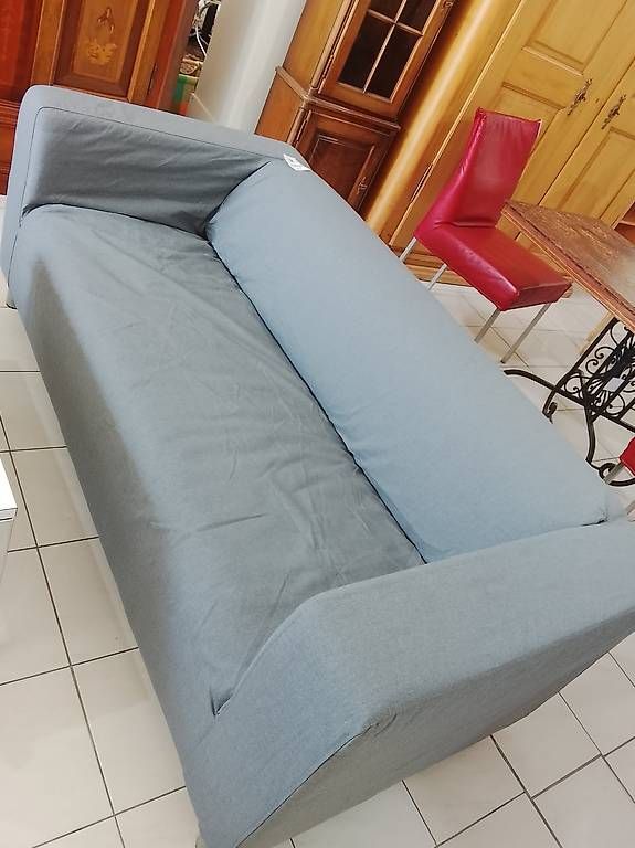 Ikea Divani: Ikea Sofa mit grauen Bezug Neuwertig – Usato da Neuhausen am Rheinfall venduto da galleria13