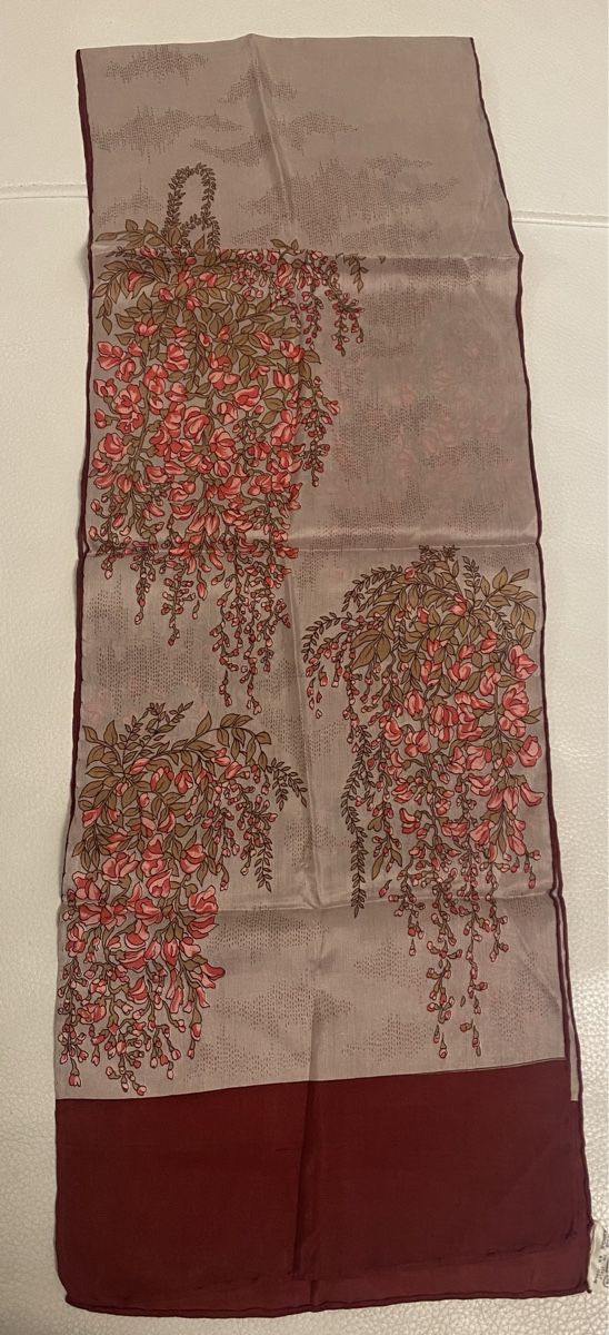 Foulard & Sciarpe: Seiden Schal 🌸 – Usato da Opfikon venduto da Luis144
