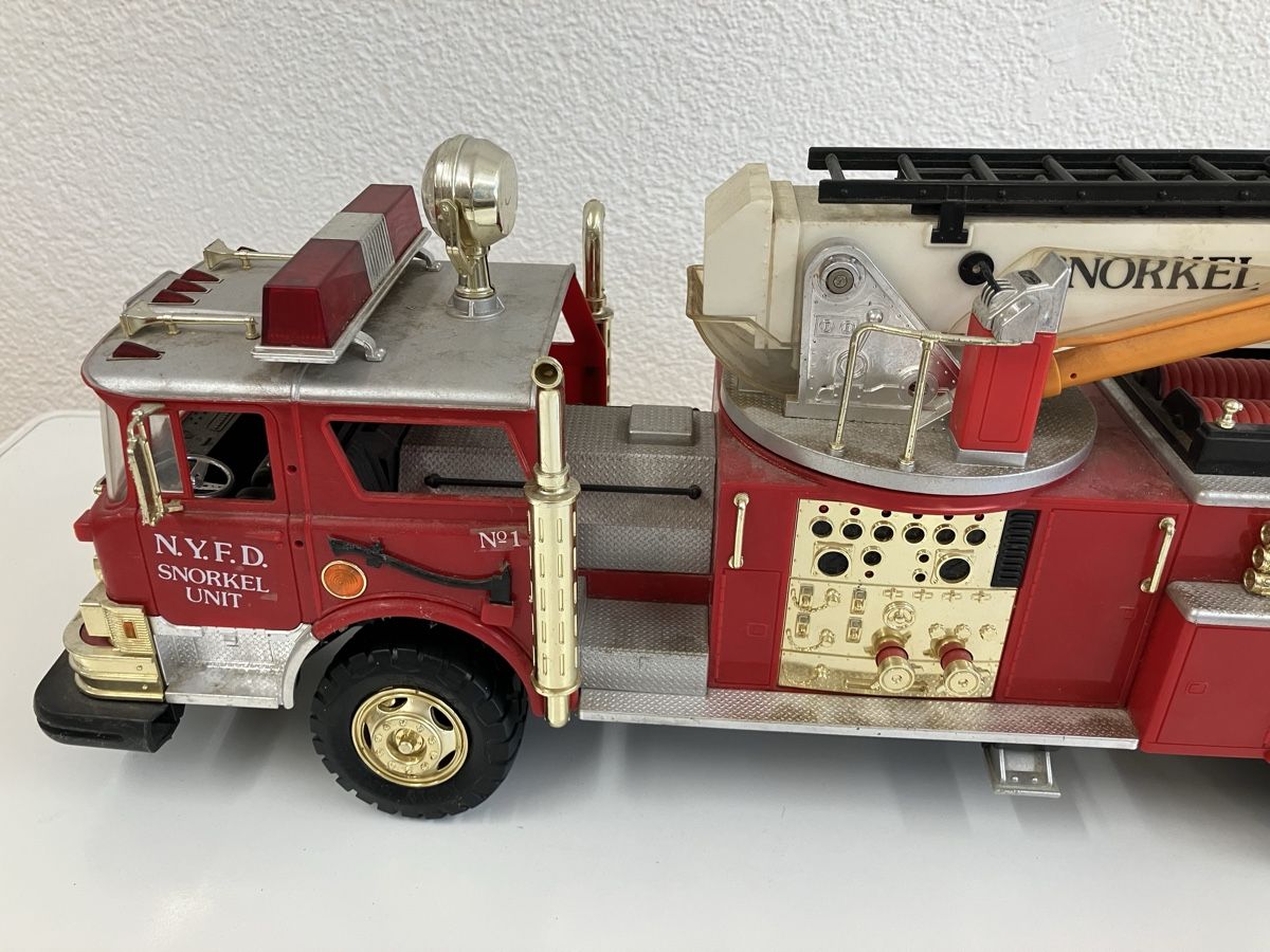 Modellini d'auto: Altes Feuerwehrauto  – Usato da Horgen venduto da Grizzly83 1