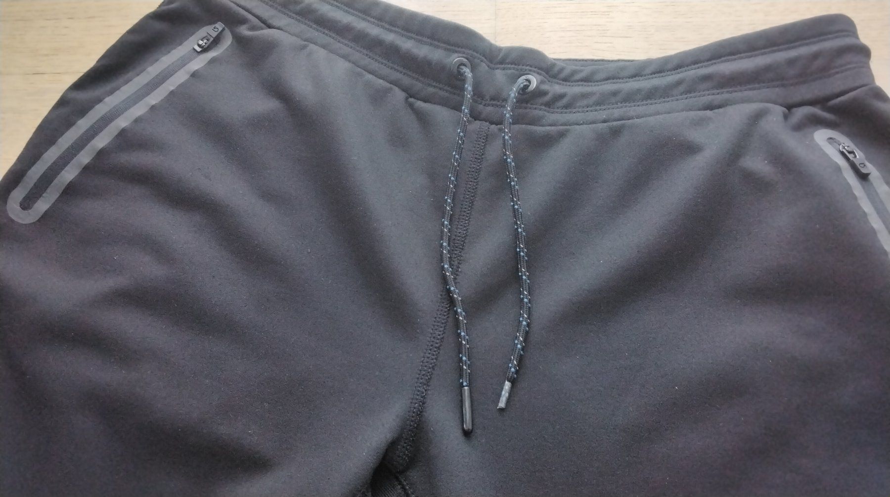 Pantalons: Shorts GapFit Gr. M – D'occasion à Steinhausen par pinu09 1