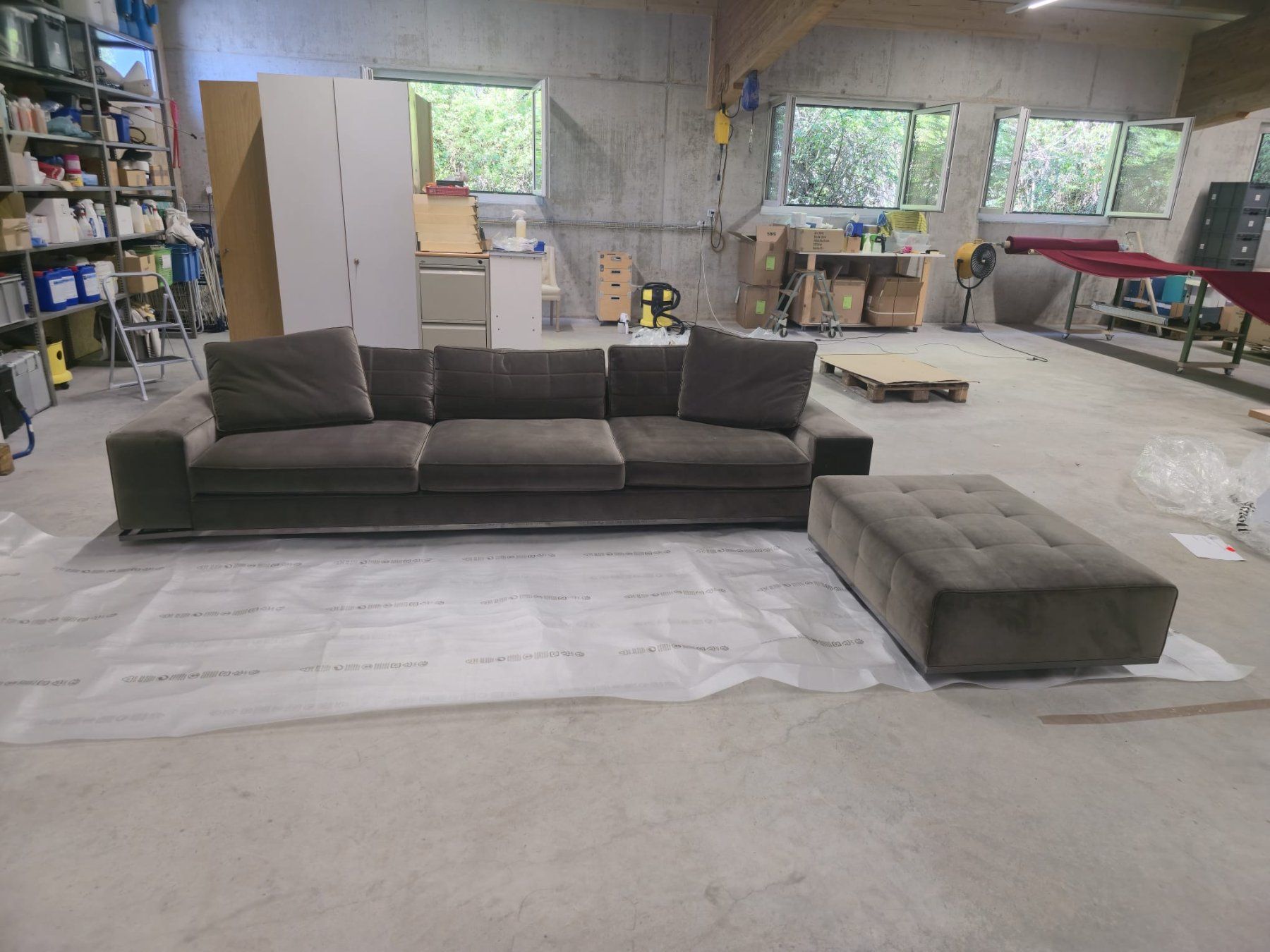 Minotti Sofas: Minotti Design Sofa und Hocker LAWRENCE – D'occasion à Eschenbach LU par R_MR