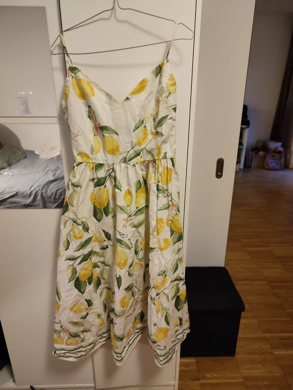 H&M Kleider: Kleid mit Zitronenmuster – Gebraucht aus Zürich von kat_jbk6