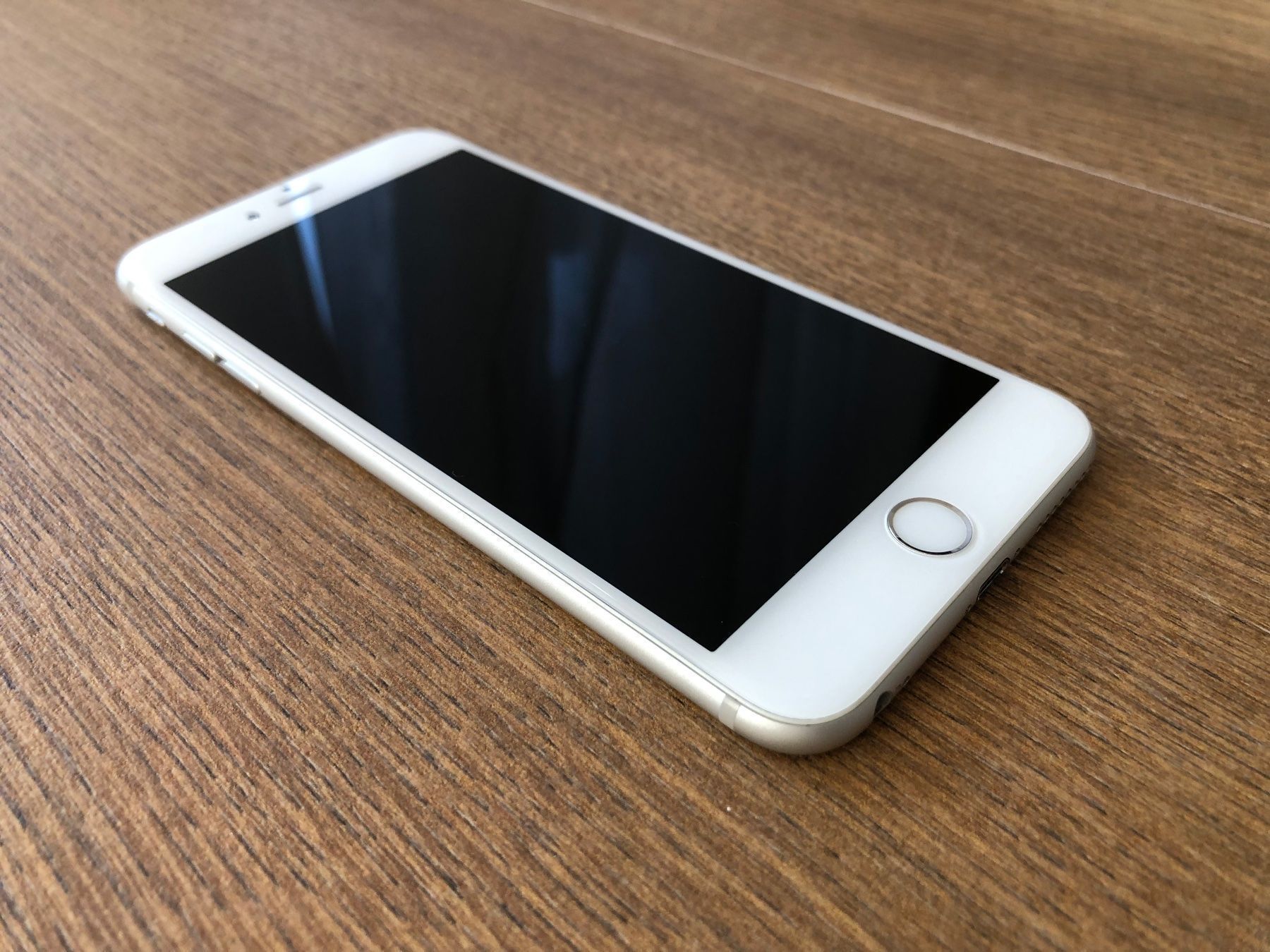 Apple Telefoni cellulari / Smartphones: Neuwertiges APPLE iPhone 6 Plus 64GB – Usato da Mülenen venduto da CreativeSolutions