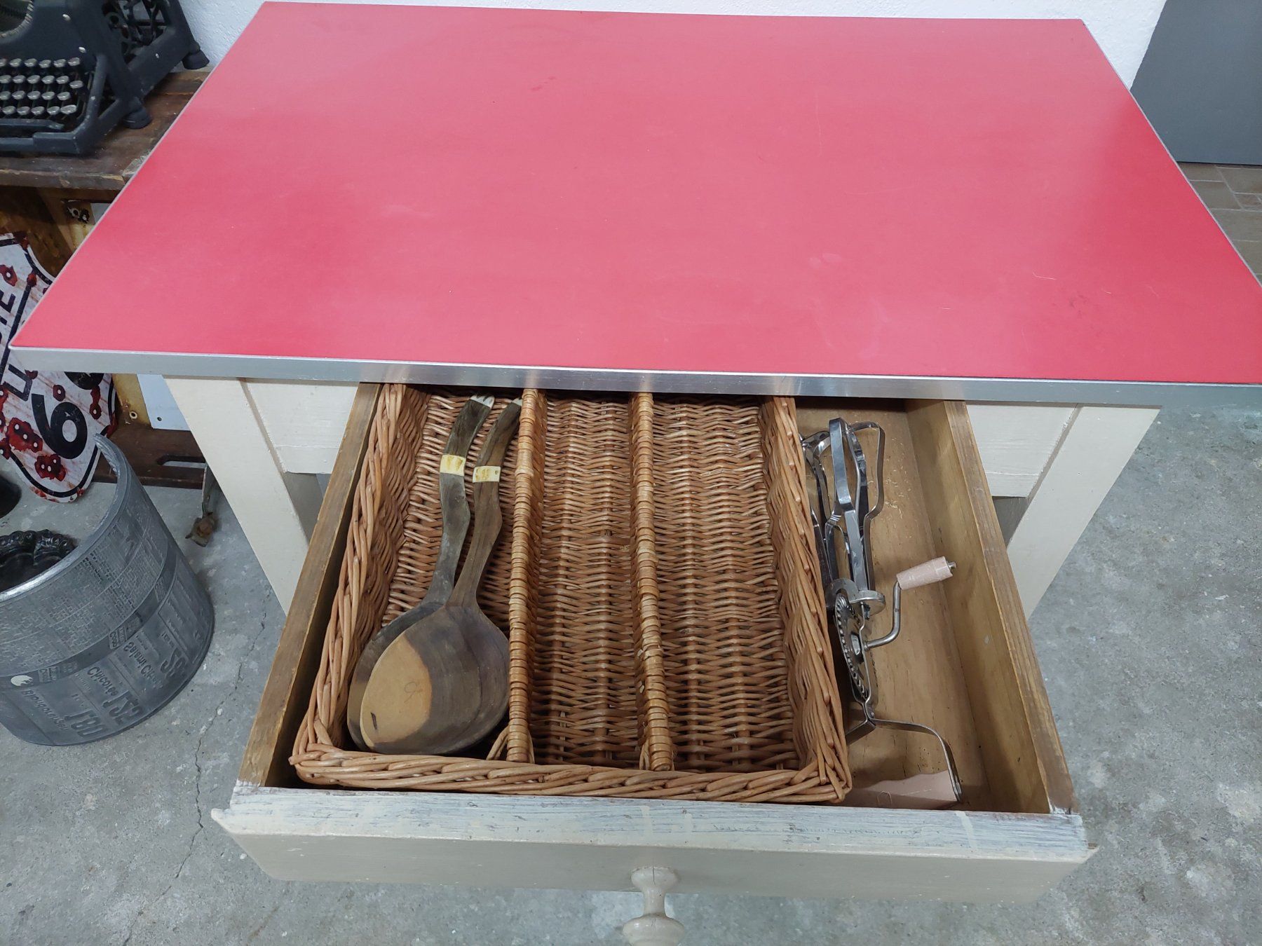 Tavoli: Designklassiker- Antiker Küchentisch – Usato da Siblingen venduto da rantiques 1
