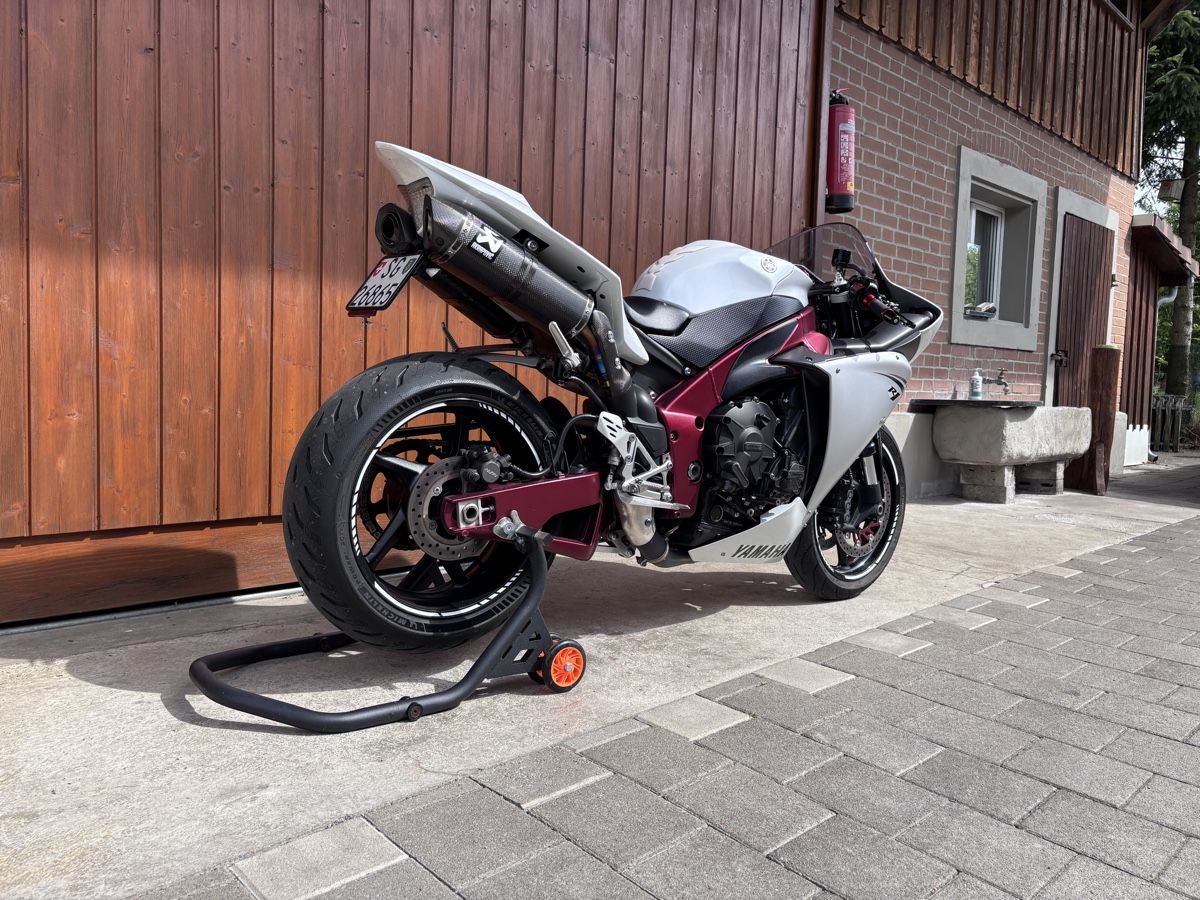 Yamaha Strada: Yamaha R1 Ab mfk & Service  – Usato da Rossrüti venduto da PRAG90 1