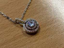 Elegante Luxus Halskette mit Zirkonia Anhänger Goldton