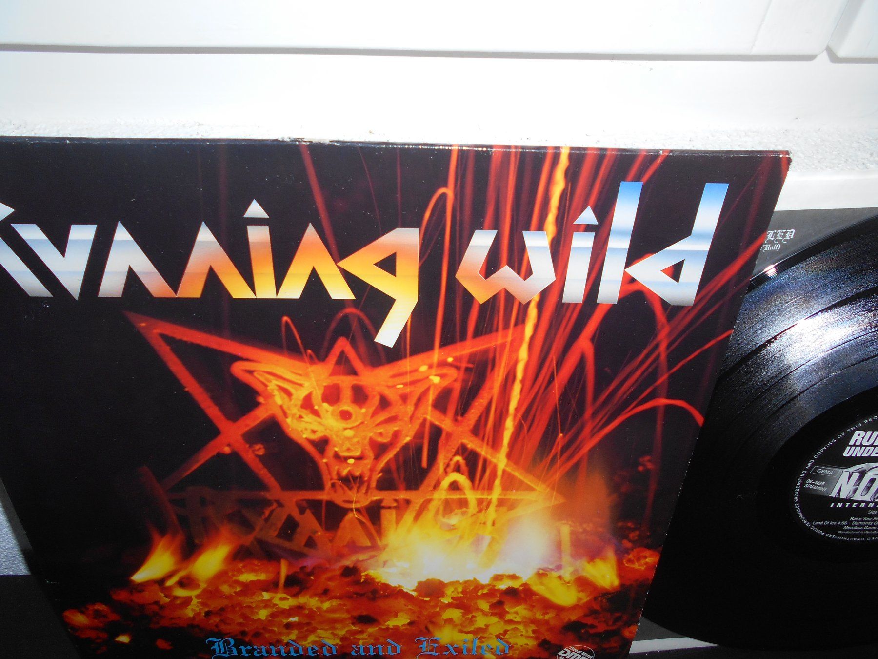 Dischi in vinile: Running Wild – Branded And Exiled / 1985 – Usato da Aarberg venduto da witchhunter01 1