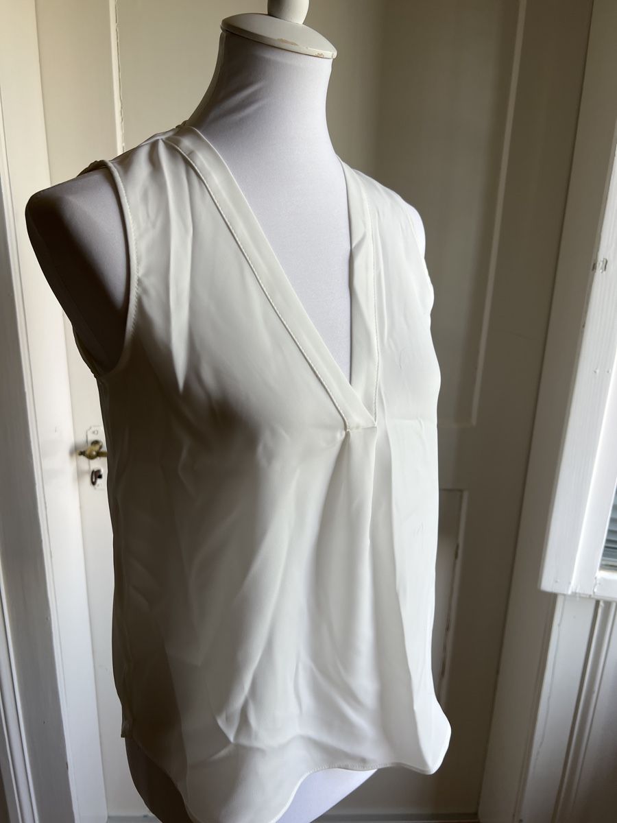 Zara Tops: Neu: Weisses Top, Gr 38, ärmellos – Neu (gemäss Beschreibung) aus Oensingen von SchickeDame