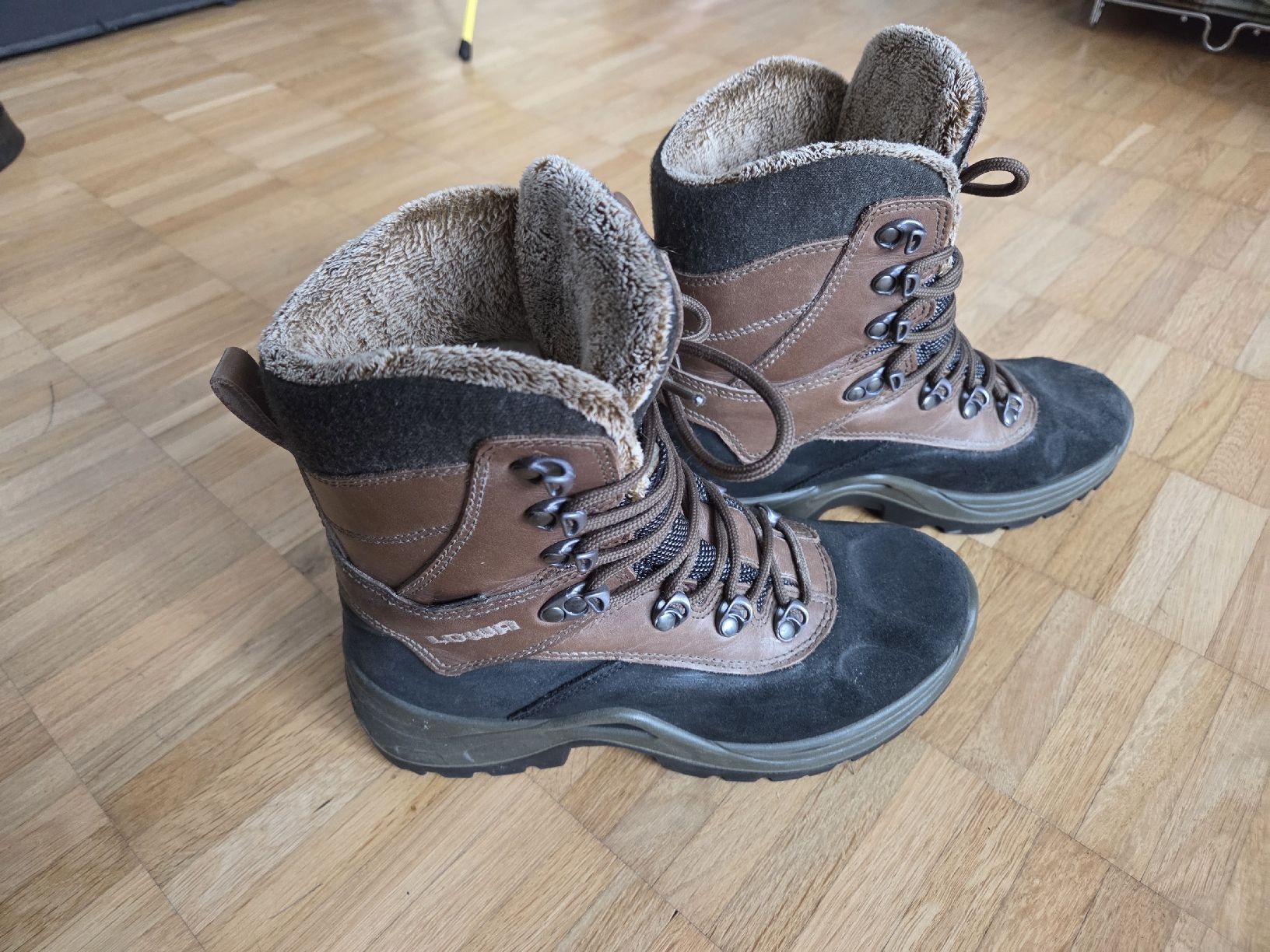 Lowa Scarpe da uomo: Lowa Winterstiefel Grösse 36,5 – Usato da Rüti ZH venduto da Sondanelle 1