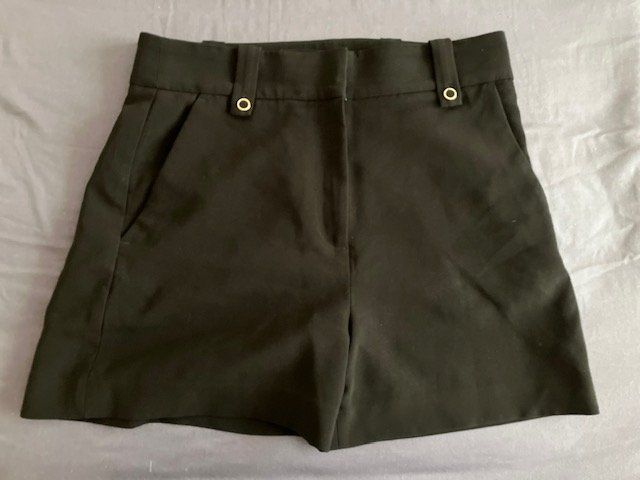 H&M Pantaloni: Short  élégant noir - Taille 42- Super état! – Usato da Marin-Epagnier venduto da rchouchouu