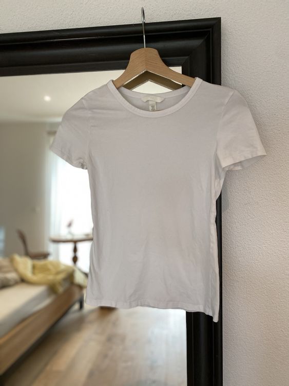 Basic White Shirt (Gebraucht) in Suhr für CHF 2 – mit Lieferung auf ...